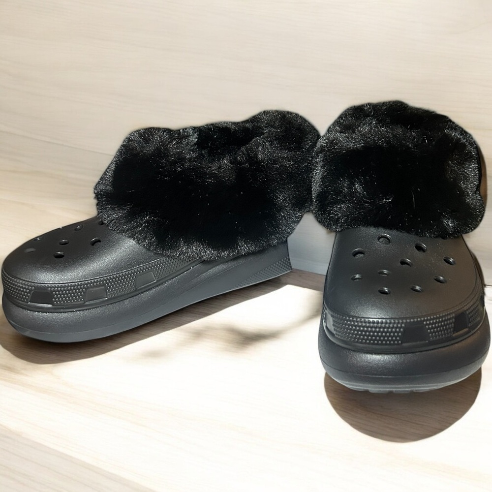 CROCS Furever Crush BLACK Unisex Fur Lined Clogs Men 8/Women 10 NWT 208446-001
